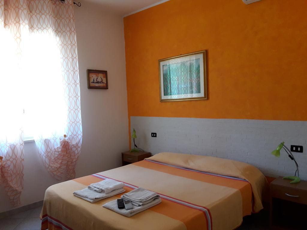 Solerosa Bed & Breakfast Fondi Ngoại thất bức ảnh